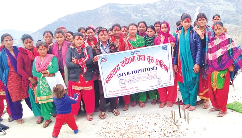 दैलेखका महिलालाई शीप विकास तालीम