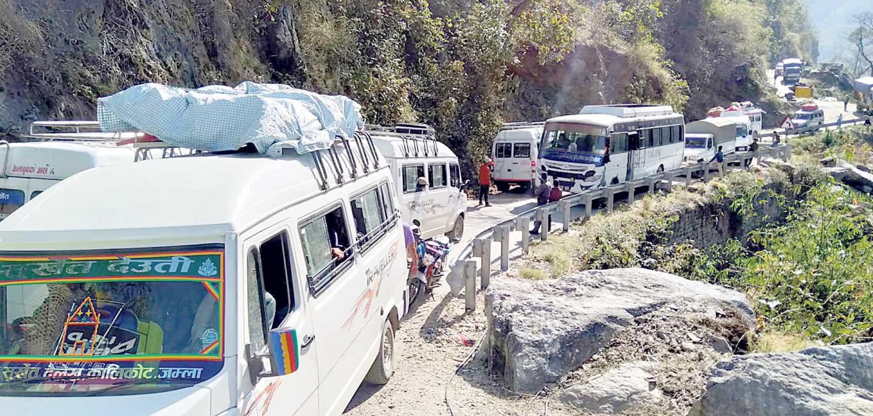 वर्षाले कर्णालीमा  कतै पहिरो, कतै डुबान