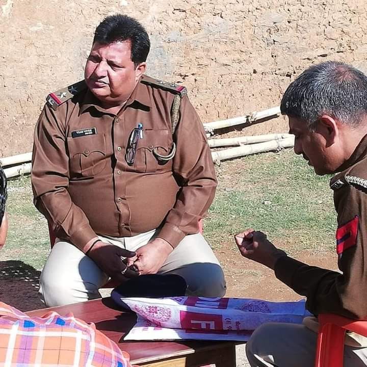 चोर पक्राउ गर्न भारतीय प्रहरी पोशाकसहित  दैलेखमा