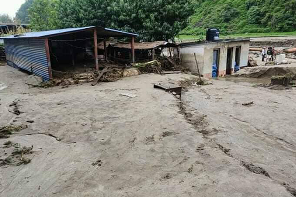 अछाम बाढी अपडेट : ६ जनाको शव भेटियो, ११ बेपत्ता