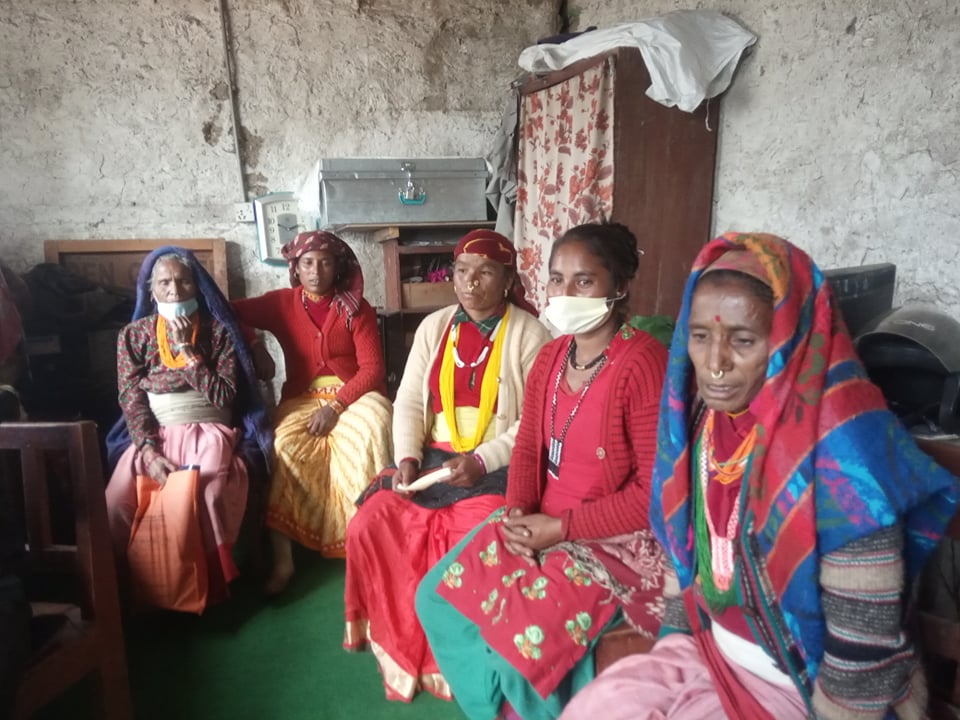 बाटो बिकासको माग्दै पातारासीका महिला