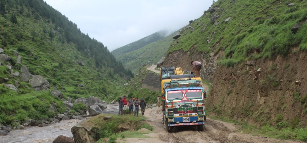 जुम्लामा सासंदकै ठेक्का अलपत्र