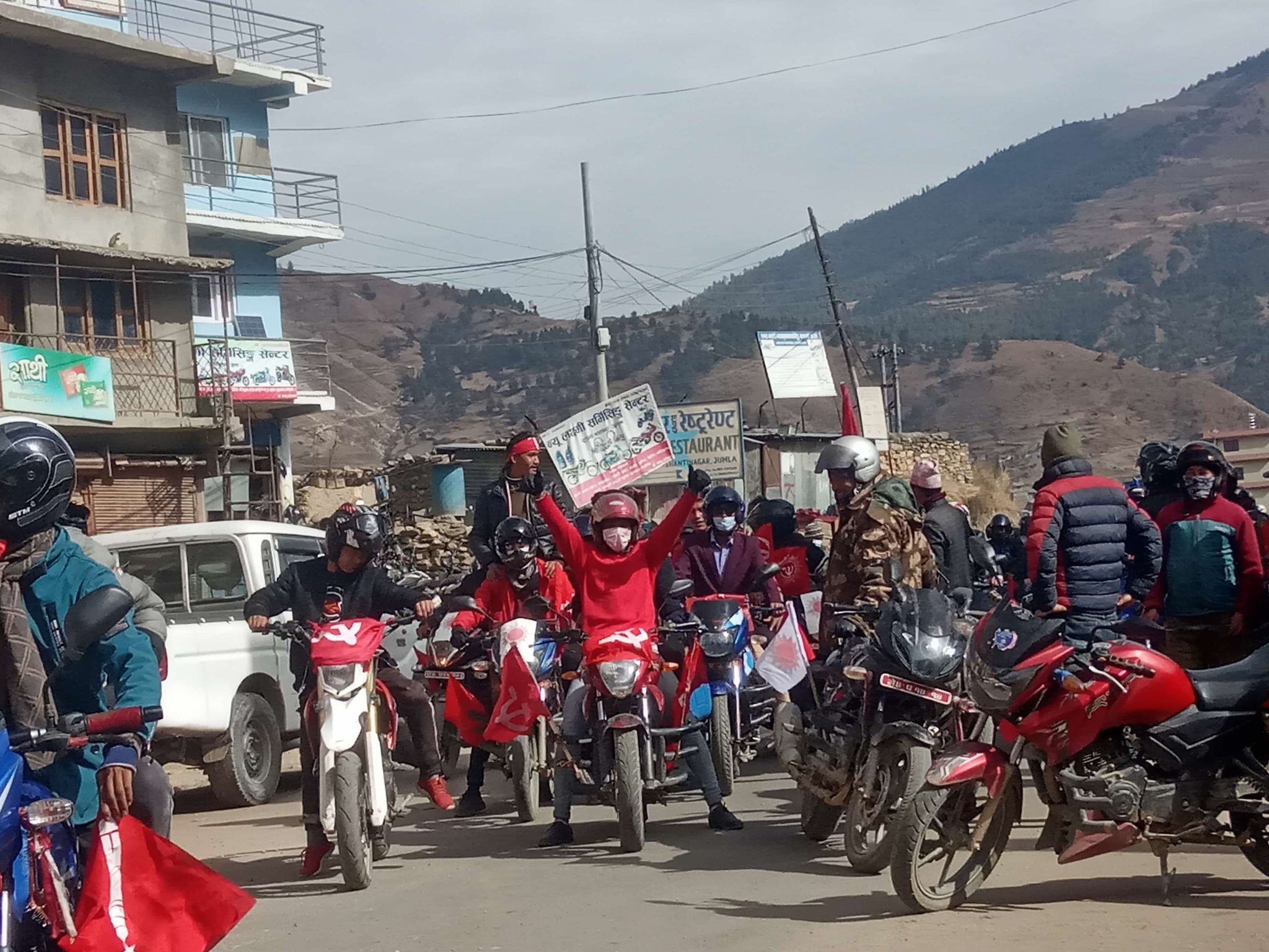 जुम्लामा ओलीको बिरोध स्वरुप मोटरसाइकल ¥याली (फोटो फिचर)