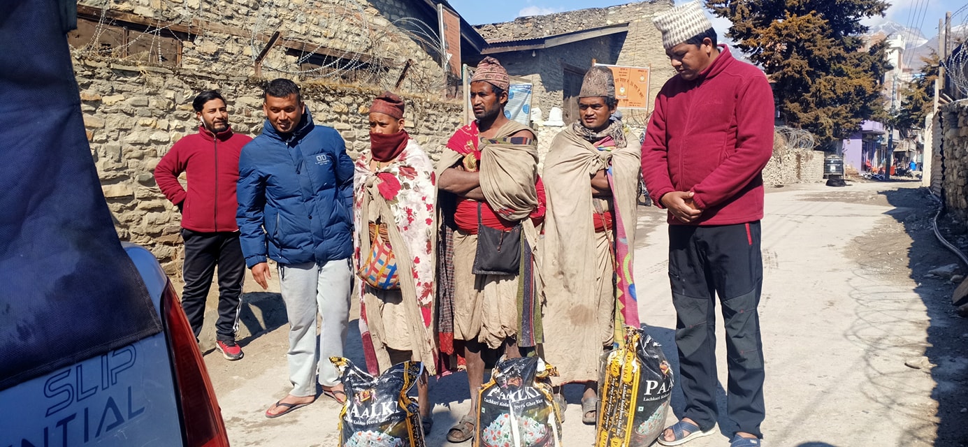 प्रजिअ थापालाई कोशेली दिन आएका राउटे राहत लियर फर्किय