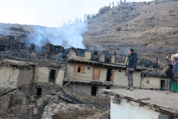 आवास बनाइदिन गोठीगाउँका अग्नीपीडितको माग