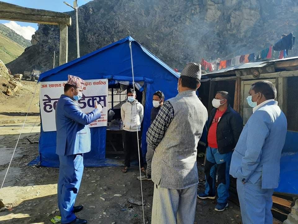 स्वास्थ्यकर्मीलाई होसियारीपुर्वक जिम्मेवारी निर्वाह गर्न ः पुर्वमन्त्री भण्डारीको आग्रह