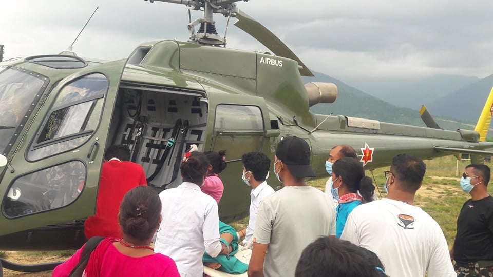 अछाममा एकै दिन दुई गर्भवतीको सेनाको हेलिकोप्टरबाट उद्धार