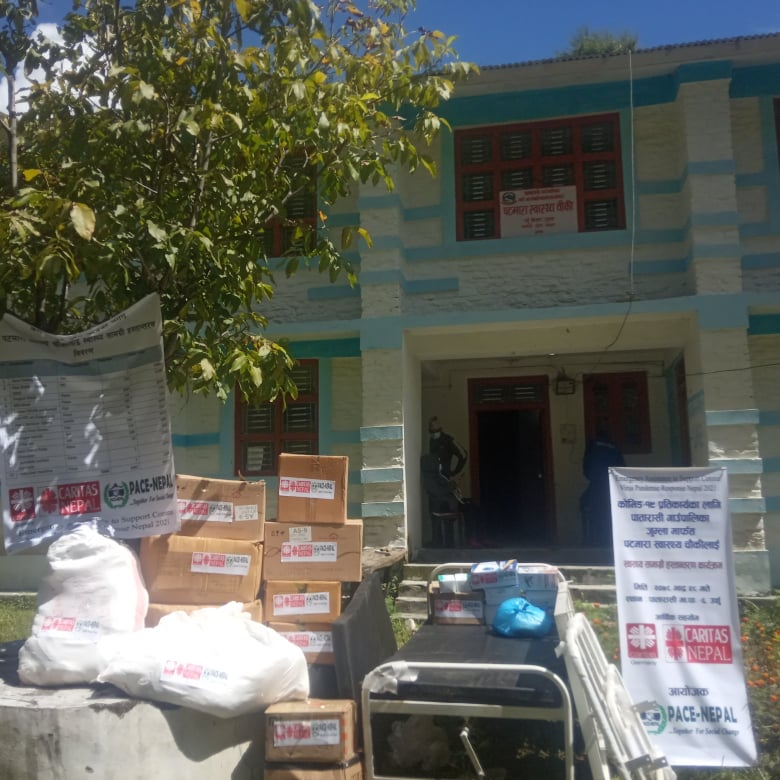 पटमारा स्वास्थ्य चौकीलाई स्वास्थ्य सामग्री सहयोग