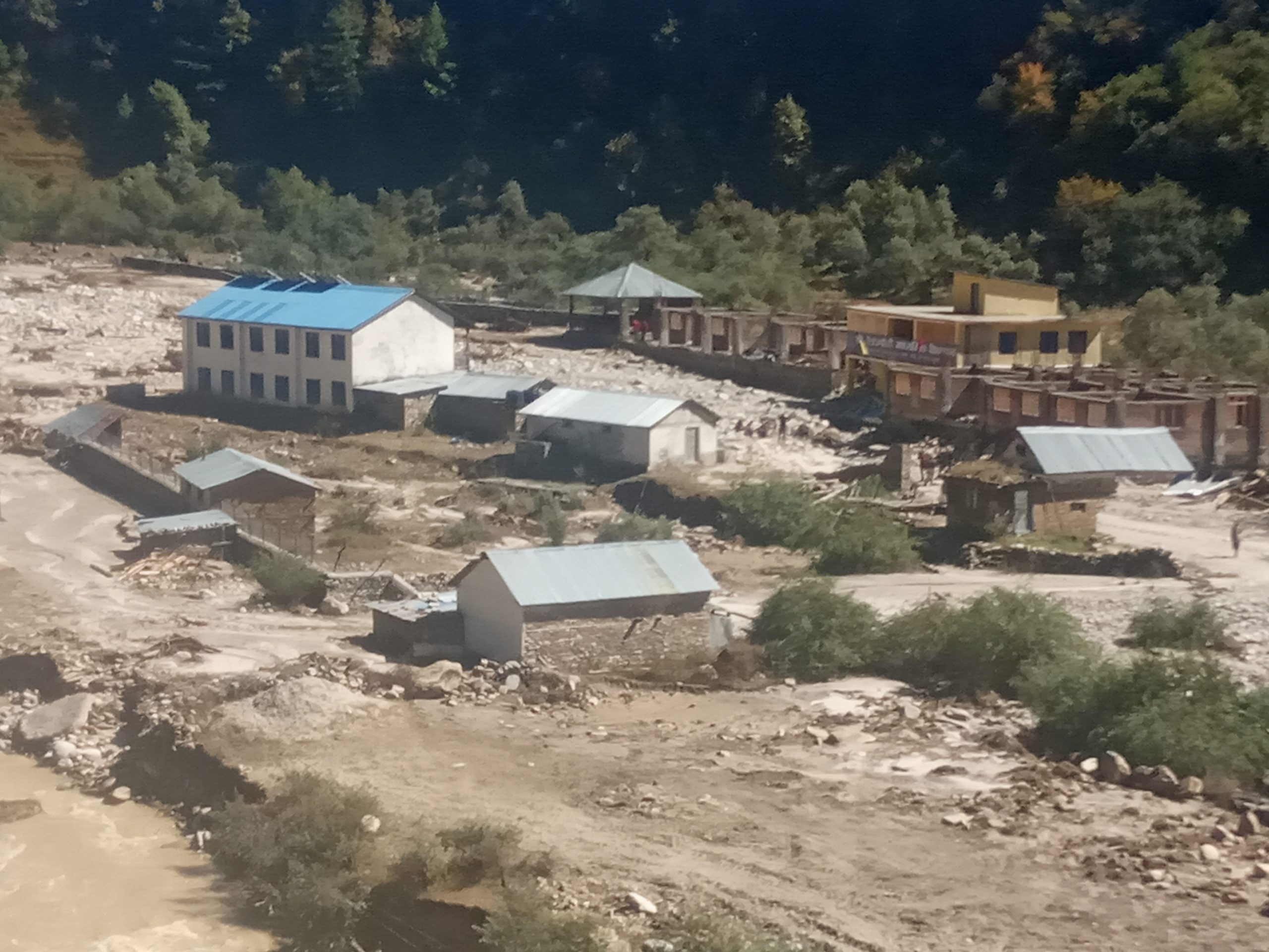 बिद्यालय बगरमा परिणत ,पठनपाठन प्रभावित
