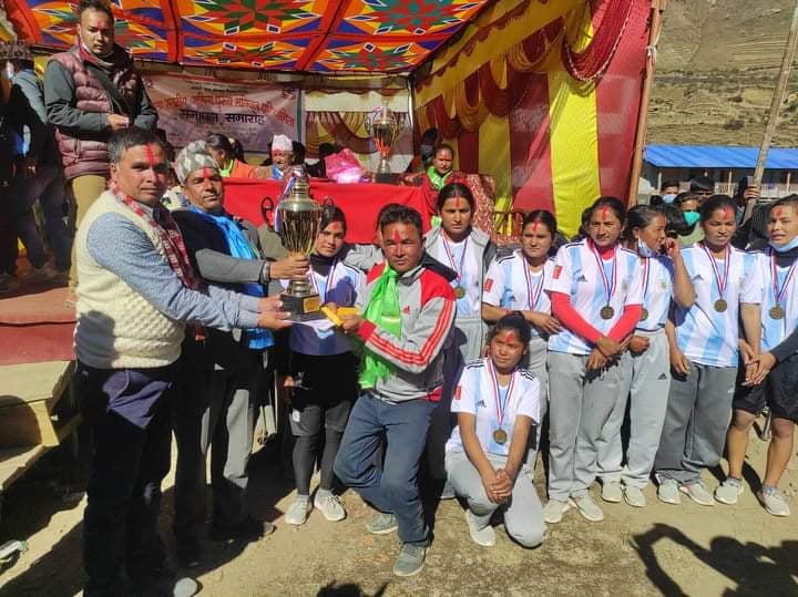 जुम्लामा भलिबल प्रतियोगिता  ः महिला  तर्फको उपाधी तातोपानी गाउँपालिकालाई