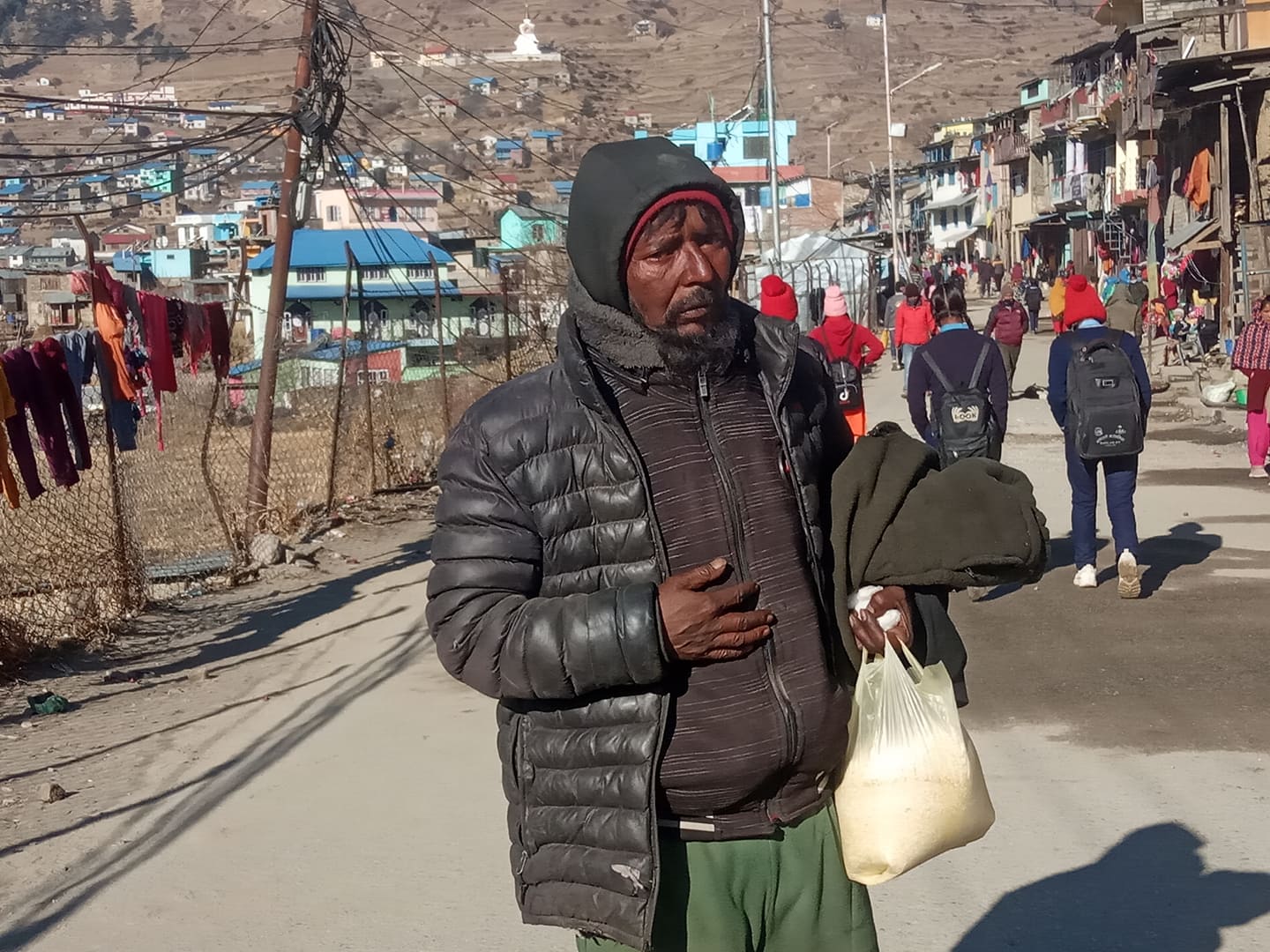 ४६ वर्षिय चेते कुलालको १५ वर्ष देखि ओडारमै बास