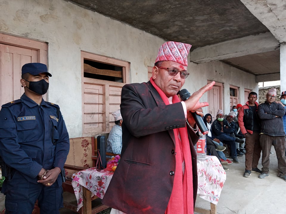 भौतिक पूर्वाधार मन्त्री रोकाया योजना अनुगमन गर्न गृह जिल्लामा