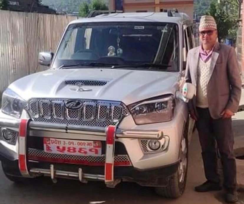 नैतिक दायित्व बोध गर्दै अध्यक्ष न्यौपाने बुझाए गाडी