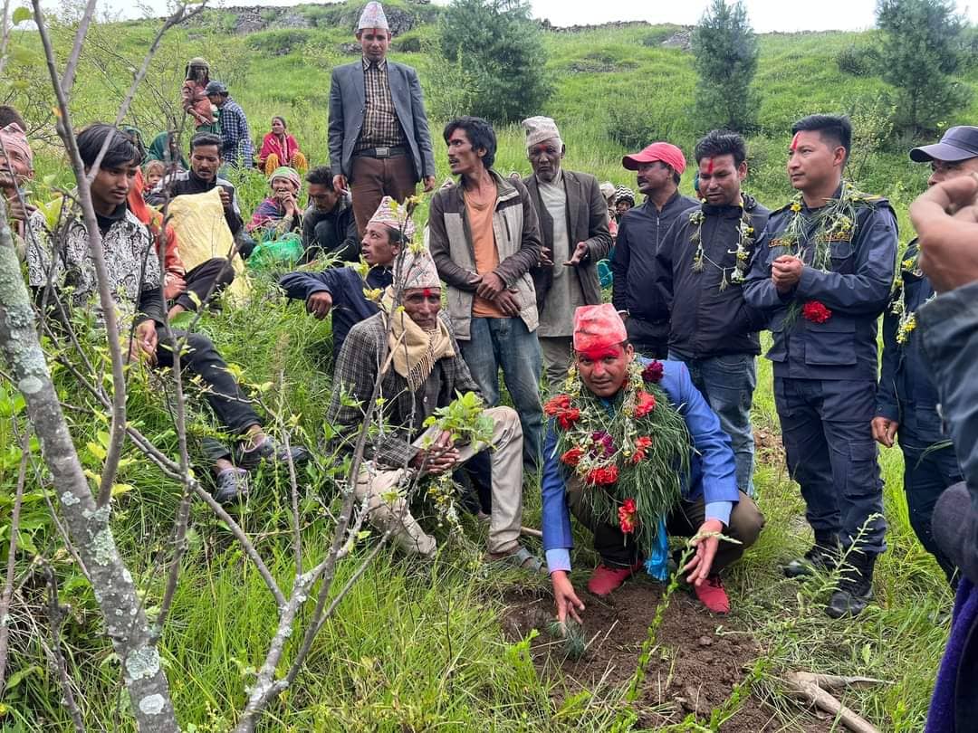 हिमाको बृक्षा रोपण अभियान :  ३२ हजार छ सय ७६ विरुवा रोपियो