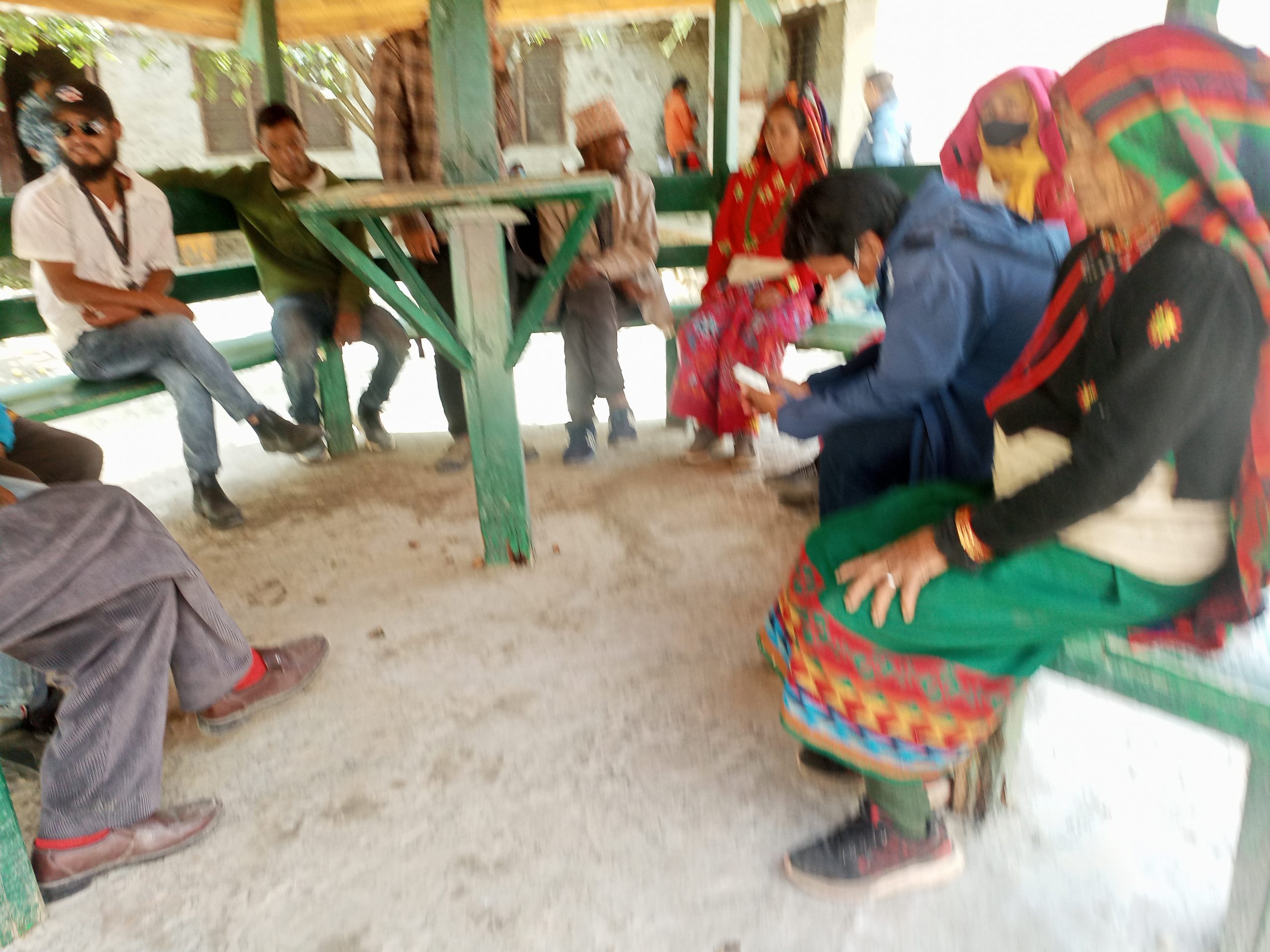 प्रतिष्ठानले उपचार नगरे पछि प्रशासन गुहारन पुगे बिरामी