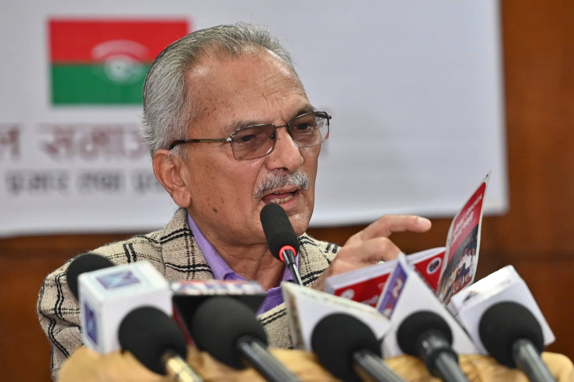 माओवादी केन्द्रसँग एकता होइन दुबै मिलेर नयाँ पार्टी बनाउने हो ः बाबुराम भट्टरा