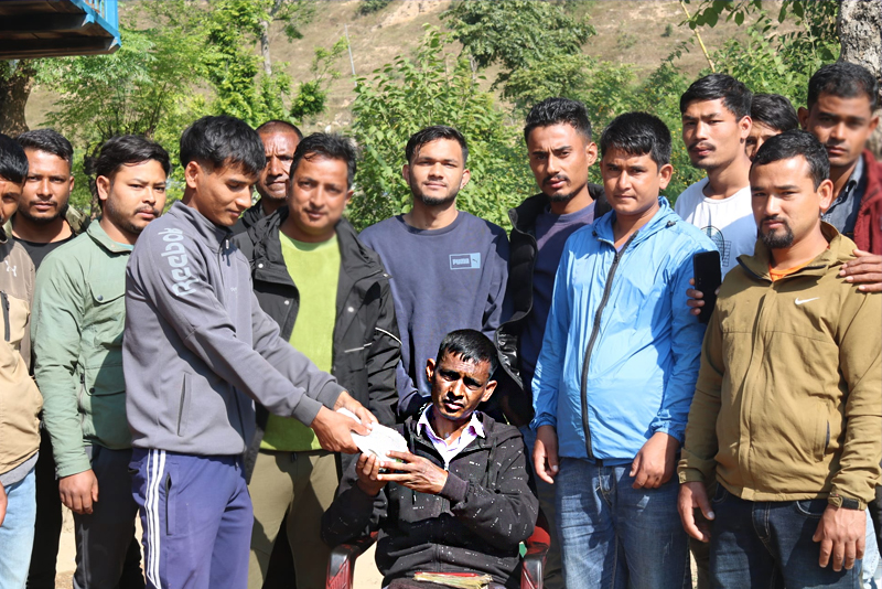देउसीभैलोमा संकलित रकम मिर्गौला पीडितलाई