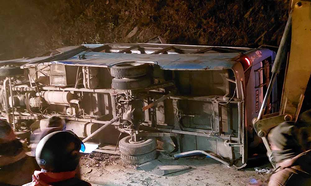काभ्रेको बेथान्चोकमा बस दुर्घटना, १७  जना यात्रुको मृत्यु