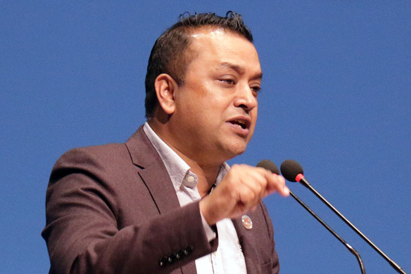 देश तीन पूर्वप्रधानमन्त्रीको अखडा बन्यो ः गगन थापा