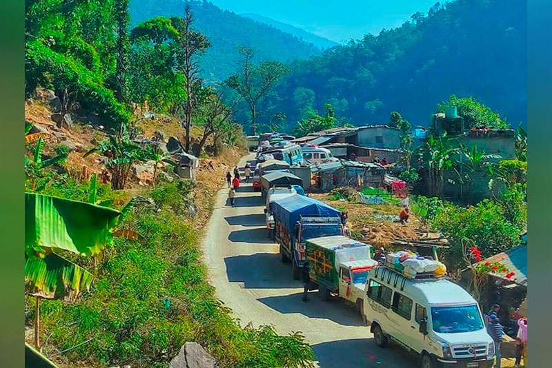 ट्रकको ठक्करबाट एकजनाको मृत्यु‚ कर्णाली राजमार्ग अवरुद्ध