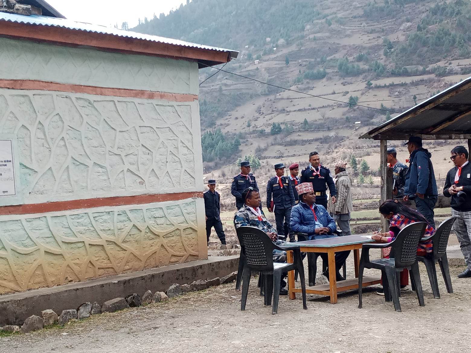 ईलाका प्रहरी चौकी हाटसिजामा प्रजिअ केशरीको अनुगमन