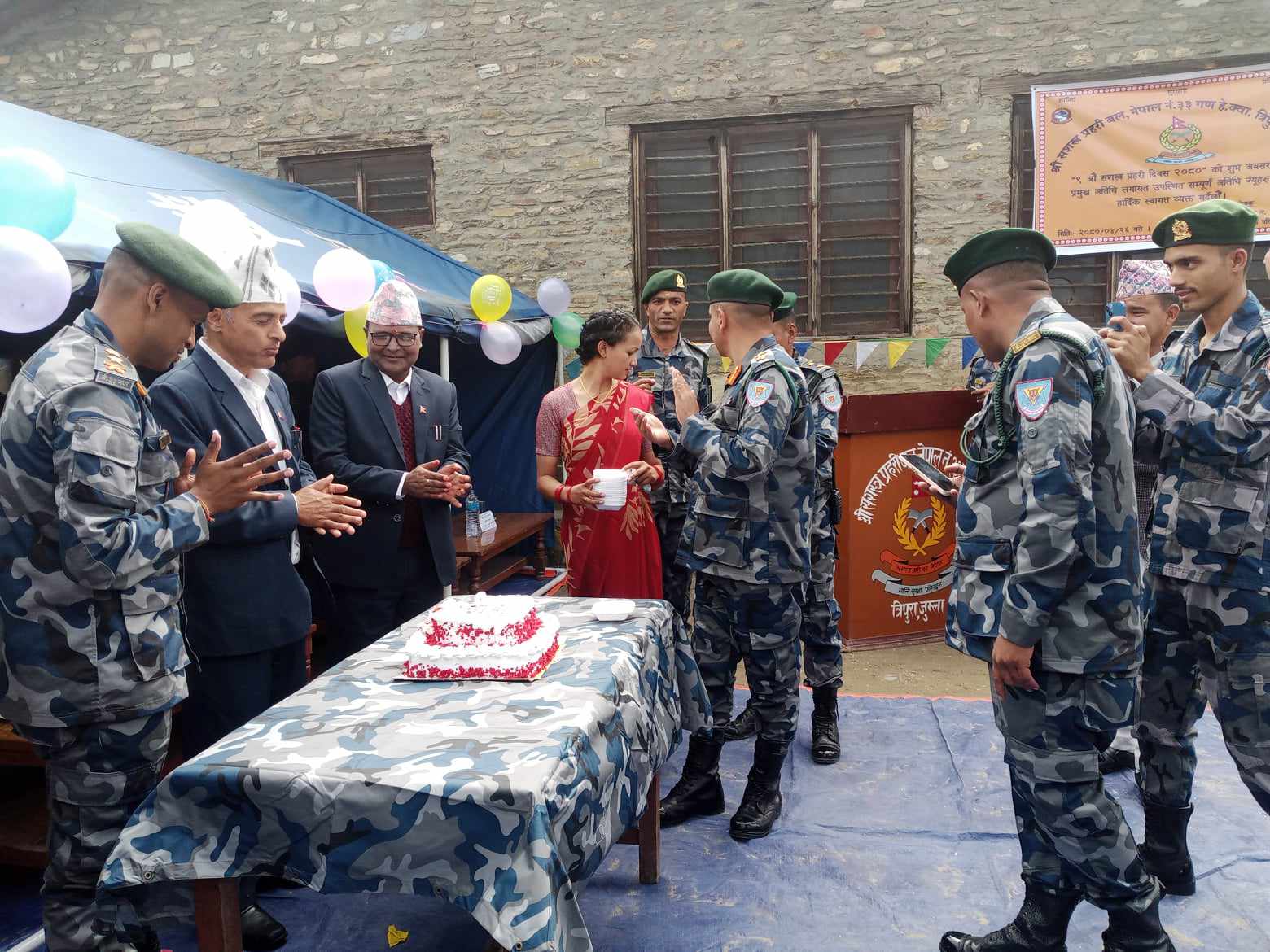 शशस्त्र प्रहरी जुम्लाको नवौ दिवस : विपदको अवस्थामा नागरिकहरुको उद्दार गर्दै आएको दाबी