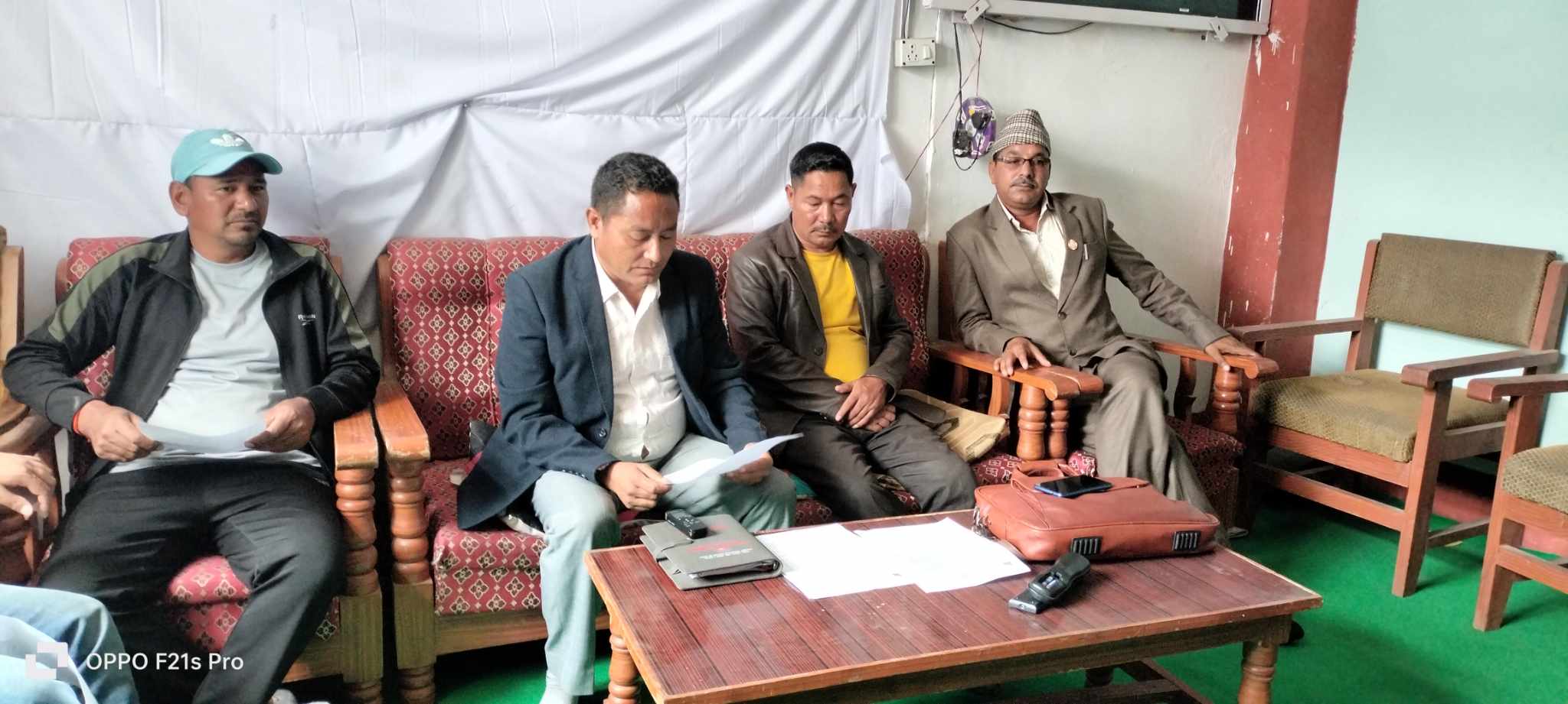 घर घरमा जनजनमा माओवादी अभियान  : जुम्लाका कुनै पनि नेता कार्यकताले जुवा ताज खेल्न र मदिरा खान नपाइने