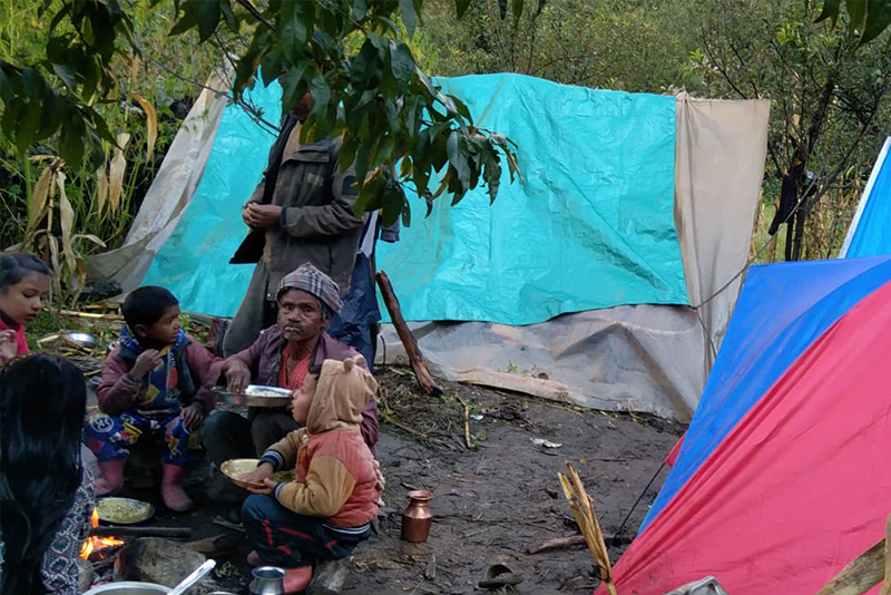 बिपद्ले  झण्डै १४ सय घर भत्किएकोे जुम्लामा  ९८ लाख रकम फ्रिज