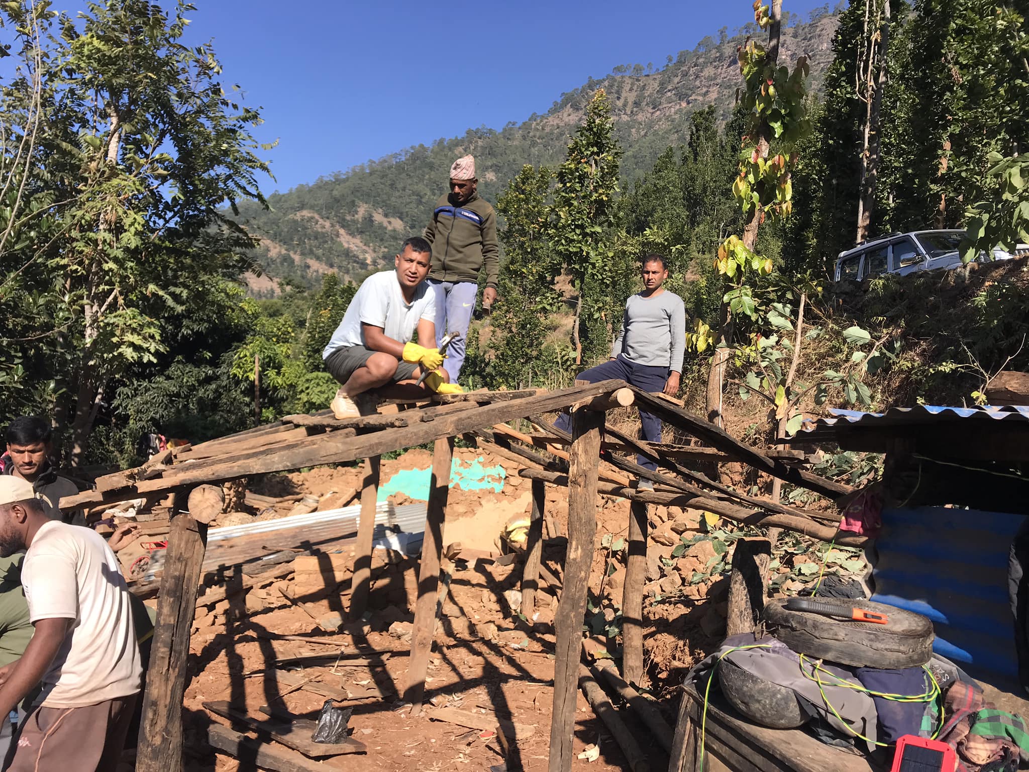 भूकम्प प्रभावित क्षेत्रमा रास्वपा : स्वास्थ्य सेवादेखि २०३ वटा अस्थायी आवास निर्माणसम्म