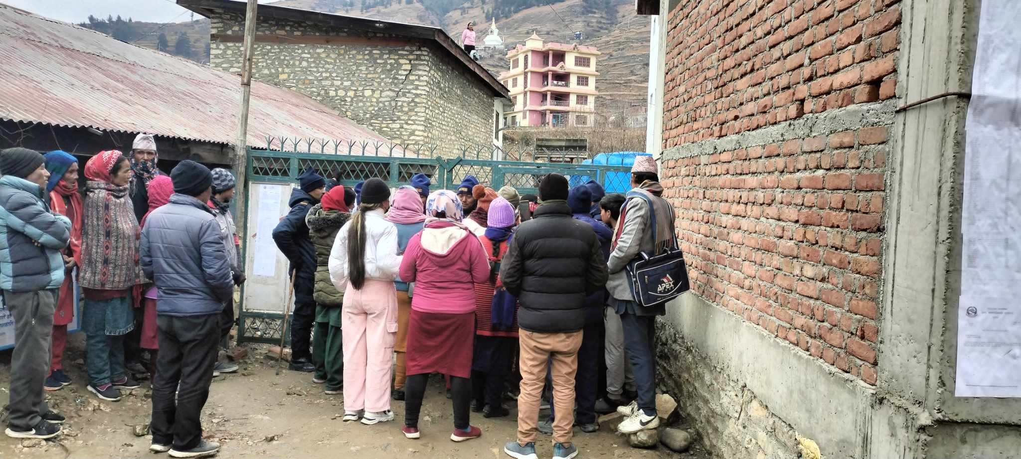 चन्दननाथ नगरपालिकामा बिवाद: माग सम्बोधन नभए तालाबन्दी गर्नेे हटाइएका कर्मचारीको चेतावनी
