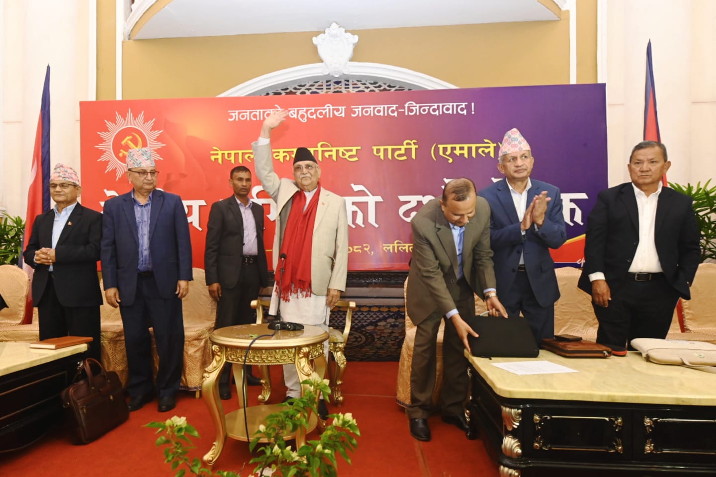 एमाले बैठकमा विद्या भण्डारीको सदस्यता के हुन्छ भन्दै उठ्यो प्रश्न